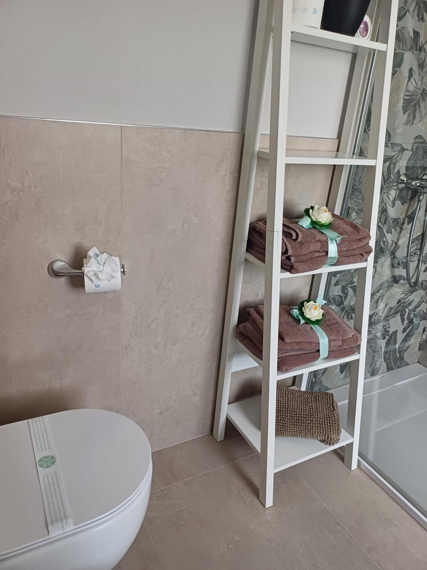 Maryhouse - Ingresso Indipendente Hotel Venegono Superiore Екстериор снимка